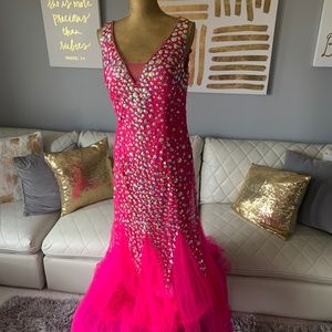 EUC - Stunning Evening Gown by Glow - Size 14